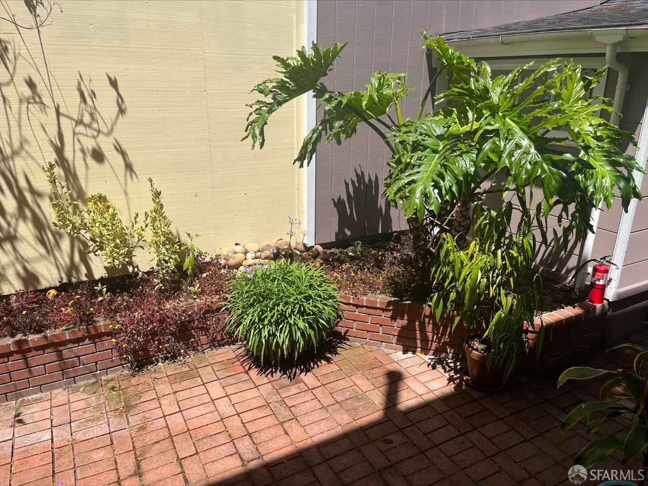 Detail Gallery Image 4 of 15 For 236 Clinton Park Dr, San Francisco,  CA 94103 - 1 Beds | 1 Baths