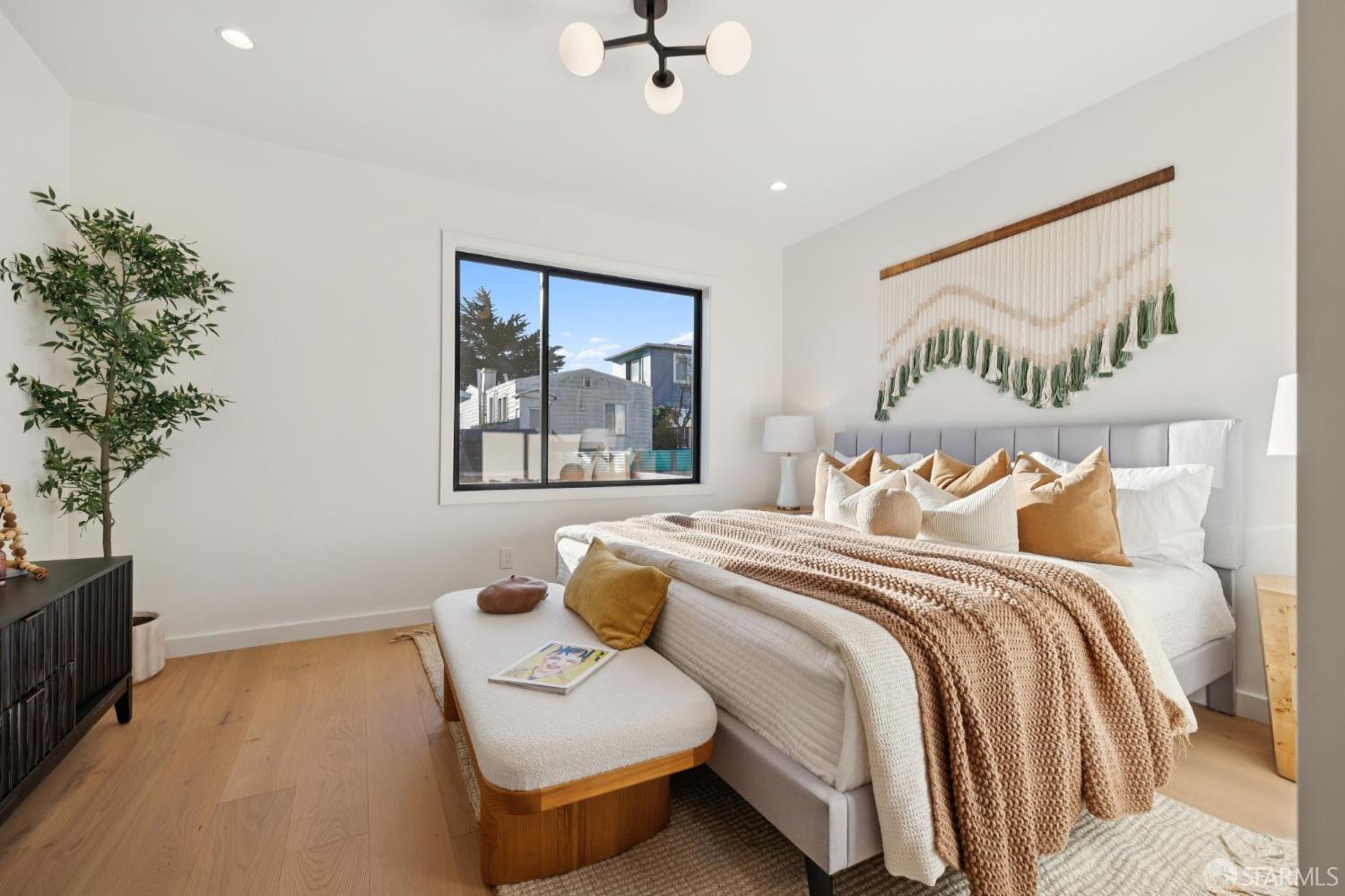 Detail Gallery Image 41 of 90 For 907 Athens St, San Francisco,  CA 94112 - 4 Beds | 4 Baths