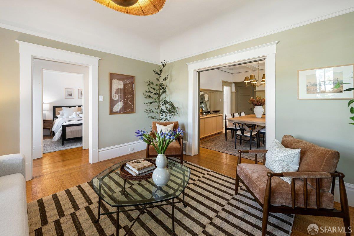 Detail Gallery Image 8 of 34 For 4799 19th St, San Francisco,  CA 94114 - 4 Beds | 1 Baths