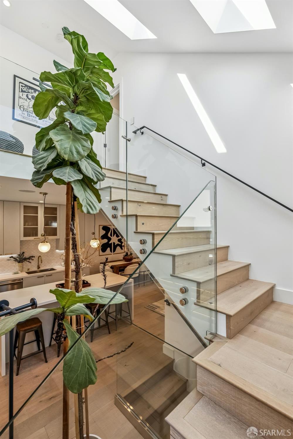 Detail Gallery Image 16 of 33 For 4376 17th St, San Francisco,  CA 94114 - 3 Beds | 3/1 Baths