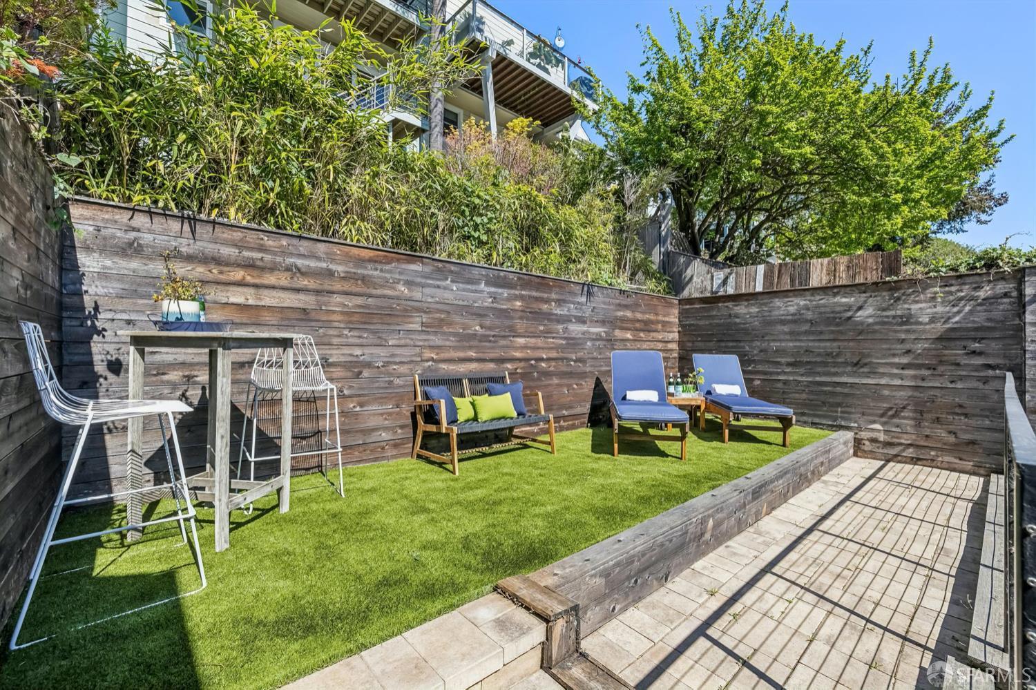 Detail Gallery Image 30 of 33 For 4376 17th St, San Francisco,  CA 94114 - 3 Beds | 3/1 Baths