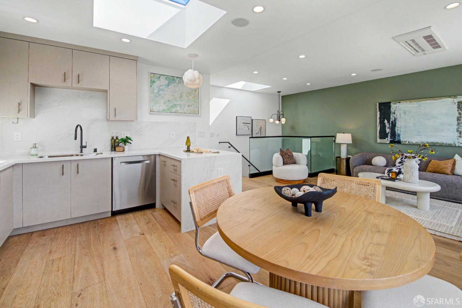 Detail Gallery Image 13 of 85 For 1846 31st Ave, San Francisco,  CA 94122 - 4 Beds | 3/1 Baths