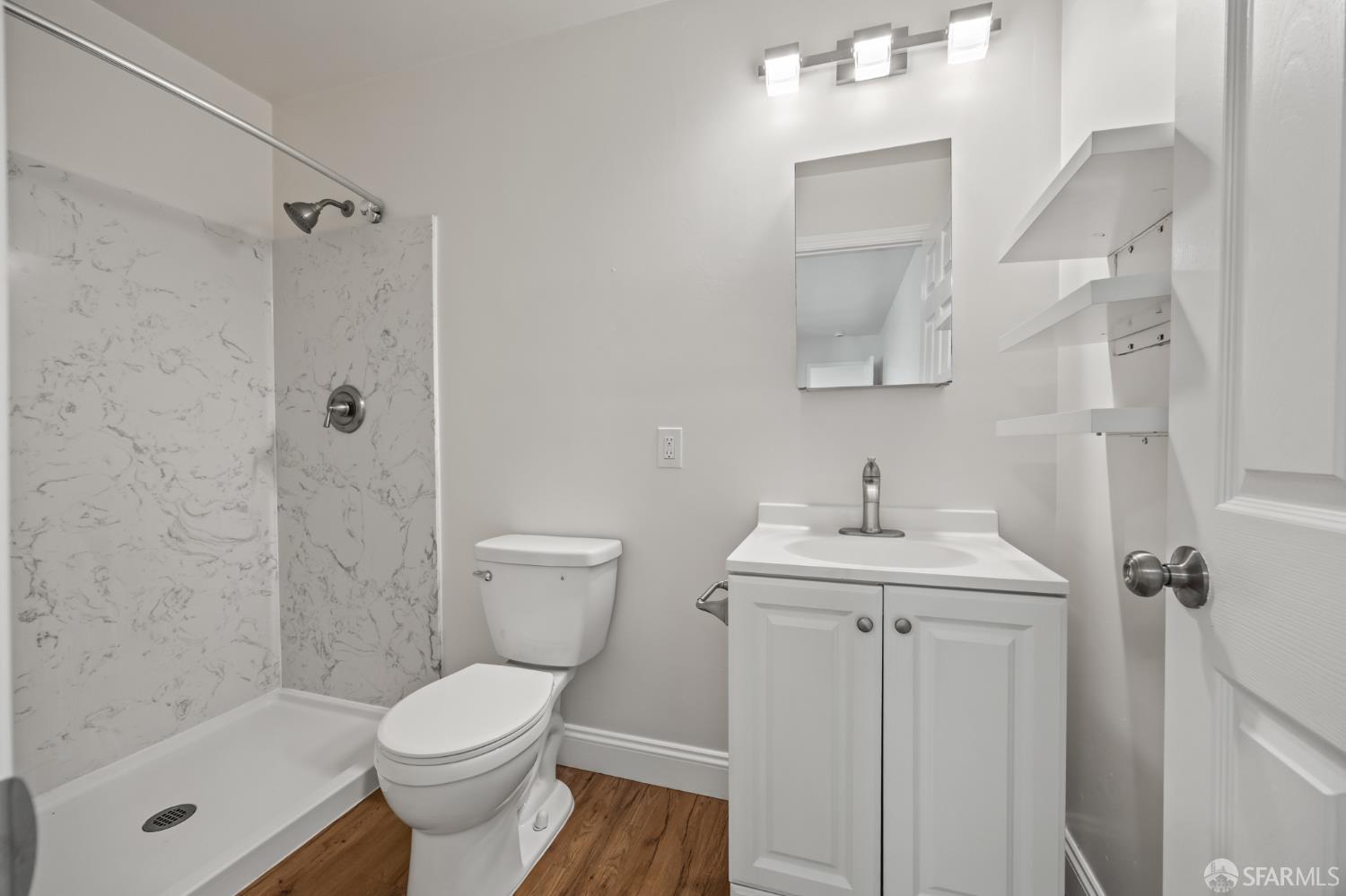 Detail Gallery Image 8 of 21 For 449 Lucas Ave, Richmond,  CA 94801 - 3 Beds | 2 Baths
