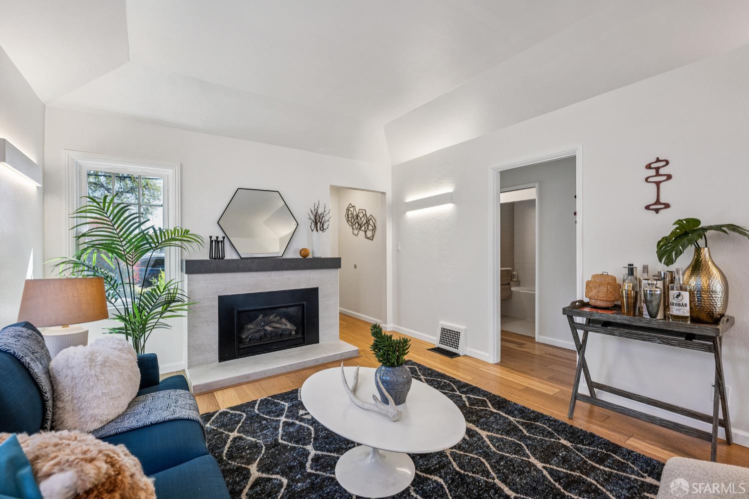 Detail Gallery Image 19 of 67 For 1928 Howard Ave, San Carlos,  CA 94070 - 3 Beds | 2 Baths