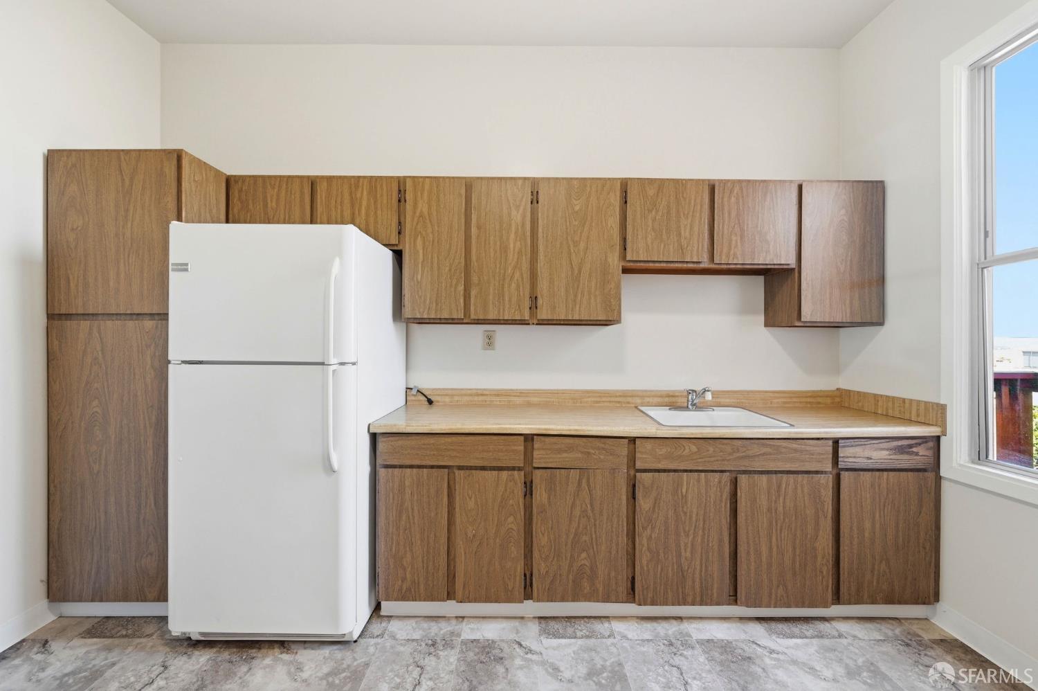 Detail Gallery Image 15 of 36 For 29 Holyoke St, San Francisco,  CA 94134 - 2 Beds | 1 Baths