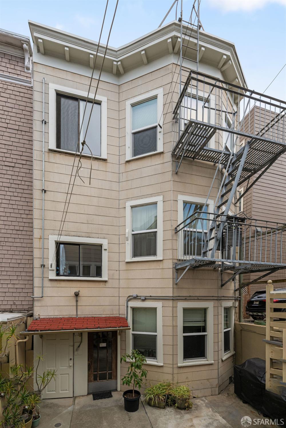 Detail Gallery Image 8 of 42 For 2914 Larkin St, San Francisco,  CA 94109 - – Beds | – Baths