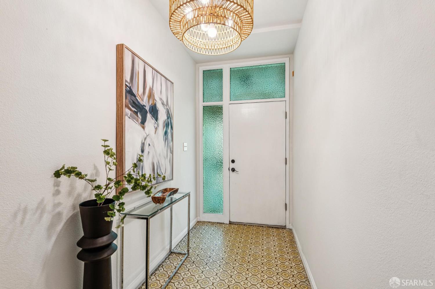 Detail Gallery Image 4 of 53 For 631 Morse St, San Francisco,  CA 94112 - 5 Beds | 3 Baths