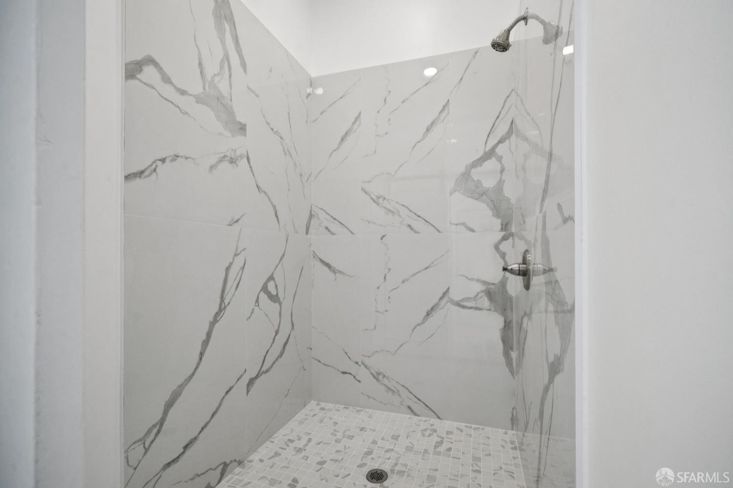 Detail Gallery Image 13 of 24 For 266 Clinton Park, San Francisco,  CA 94103 - 2 Beds | 1 Baths