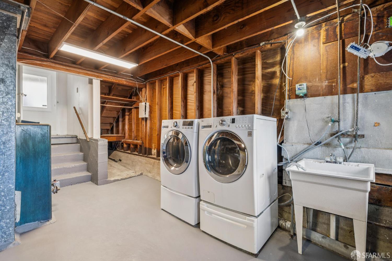 Detail Gallery Image 24 of 42 For 100 Bridgeview Dr, San Francisco,  CA 94124 - 2 Beds | 1 Baths