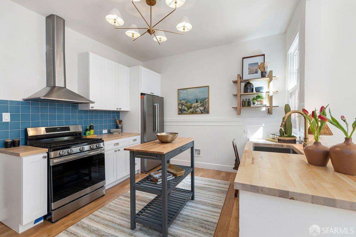 Detail Gallery Image 14 of 34 For 4799 19th St, San Francisco,  CA 94114 - 4 Beds | 1 Baths