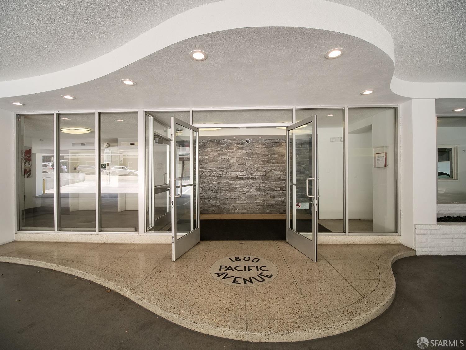 Detail Gallery Image 3 of 7 For 1800 Pacific Ave, San Francisco,  CA 94109 - 1 Beds | 1 Baths