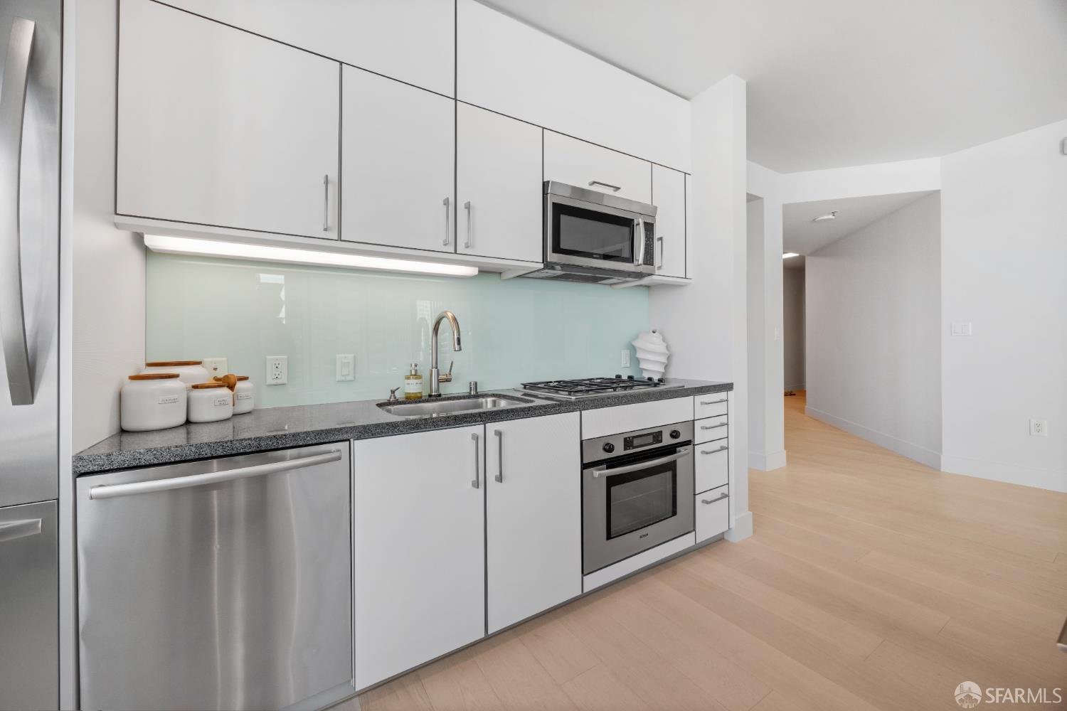 Detail Gallery Image 11 of 59 For 301 Main St 12b,  San Francisco,  CA 94105 - 2 Beds | 2 Baths