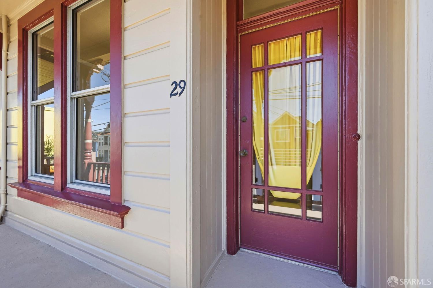 Detail Gallery Image 3 of 36 For 29 Holyoke St, San Francisco,  CA 94134 - 2 Beds | 1 Baths