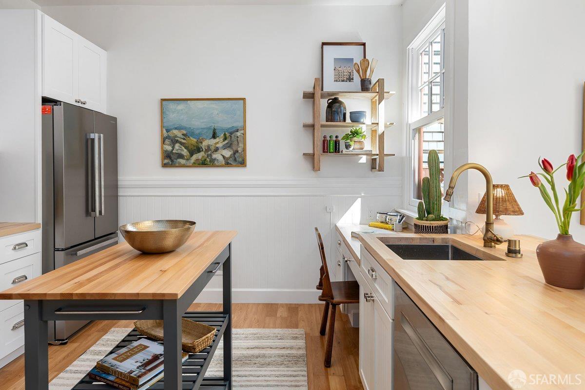 Detail Gallery Image 17 of 34 For 4799 19th St, San Francisco,  CA 94114 - 4 Beds | 1 Baths