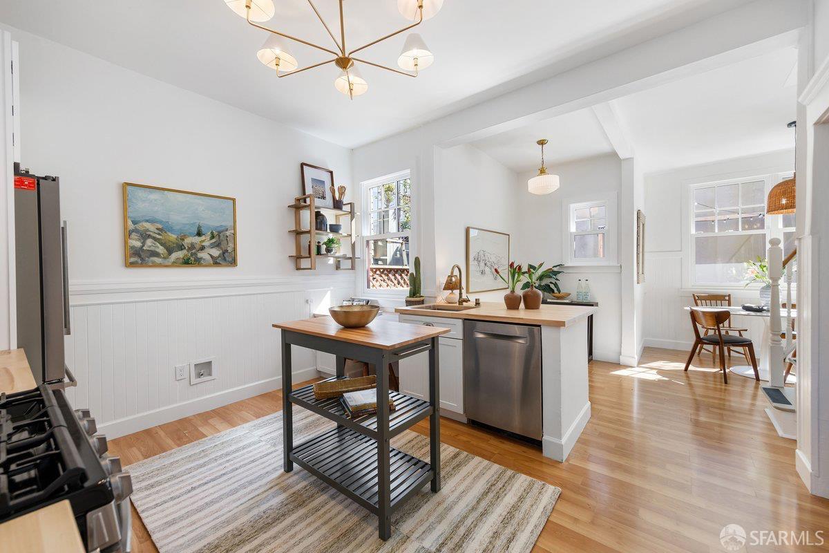 Detail Gallery Image 15 of 34 For 4799 19th St, San Francisco,  CA 94114 - 4 Beds | 1 Baths