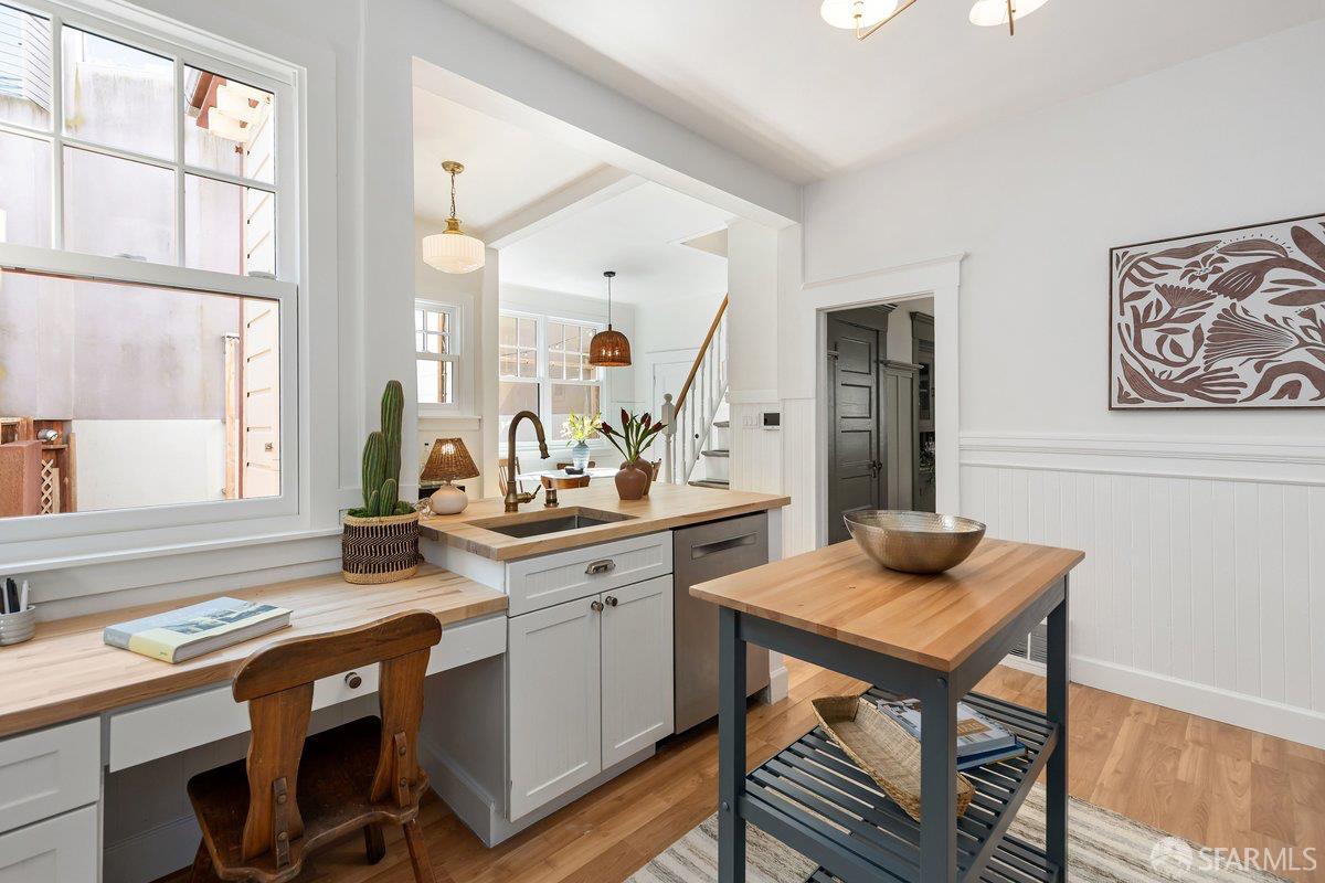 Detail Gallery Image 18 of 34 For 4799 19th St, San Francisco,  CA 94114 - 4 Beds | 1 Baths