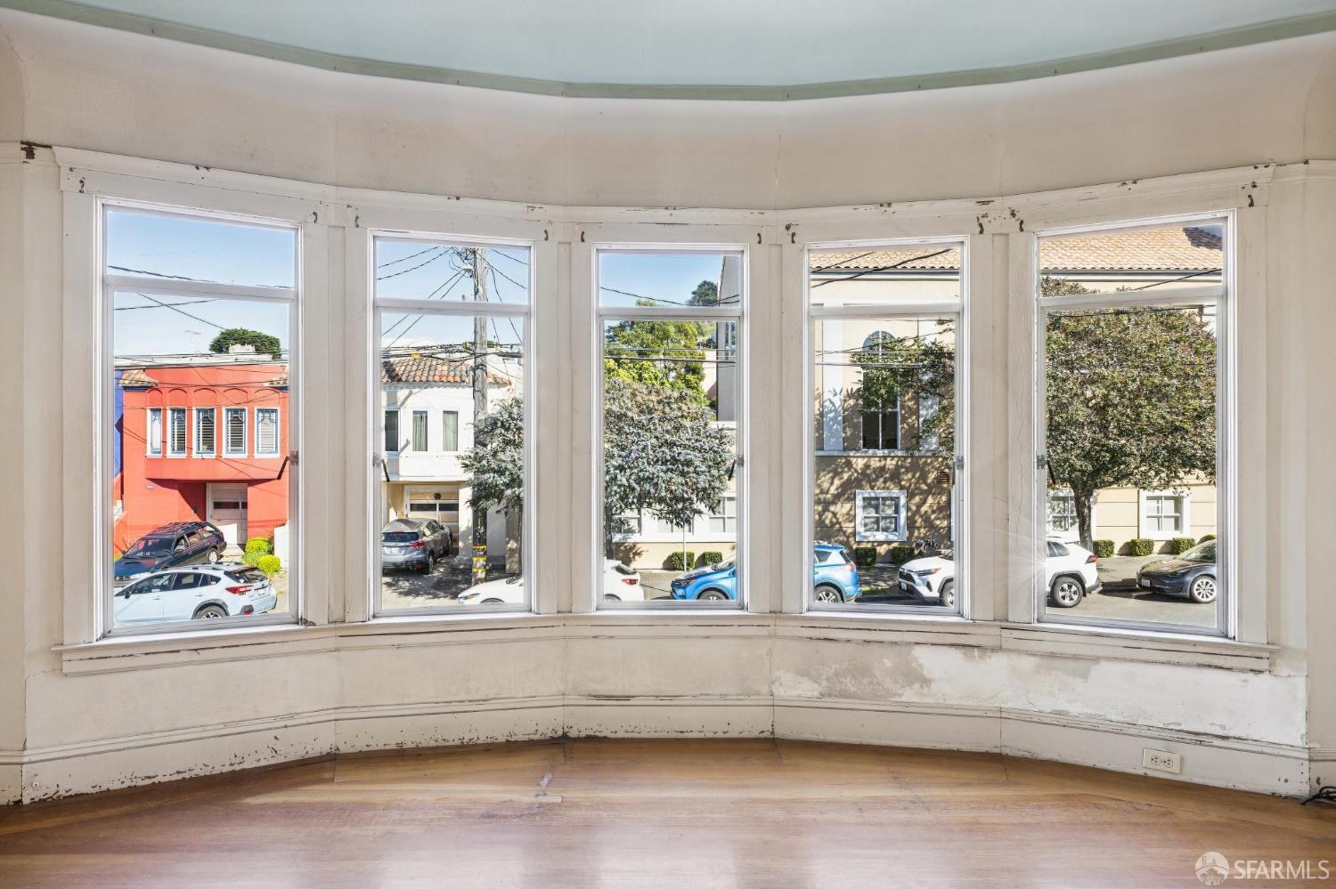 Detail Gallery Image 5 of 28 For 1683 21st Ave, San Francisco,  CA 94122 - 2 Beds | 1 Baths