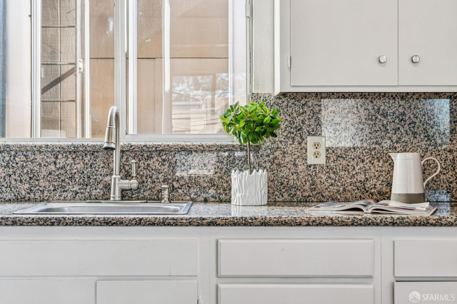 Detail Gallery Image 20 of 53 For 631 Morse St, San Francisco,  CA 94112 - 5 Beds | 3 Baths