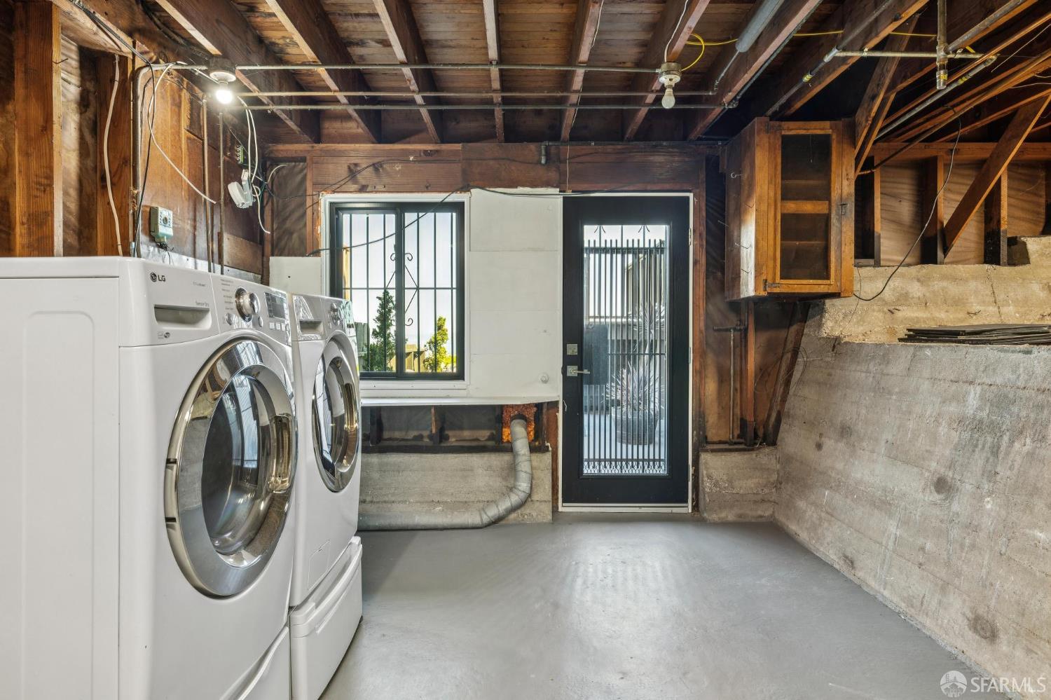 Detail Gallery Image 23 of 42 For 100 Bridgeview Dr, San Francisco,  CA 94124 - 2 Beds | 1 Baths