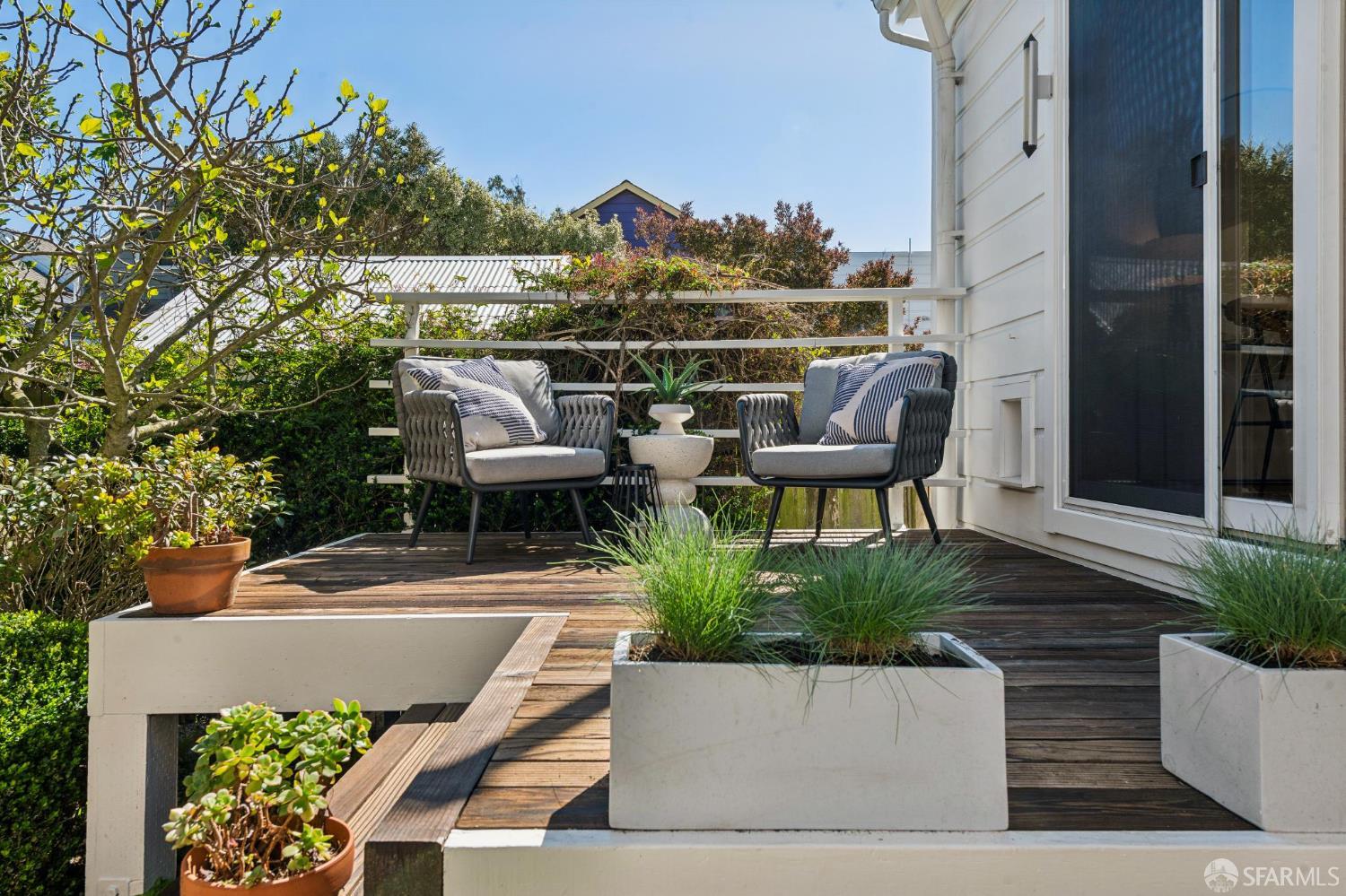 Detail Gallery Image 14 of 41 For 31 Natick St, San Francisco,  CA 94131 - 3 Beds | 1 Baths