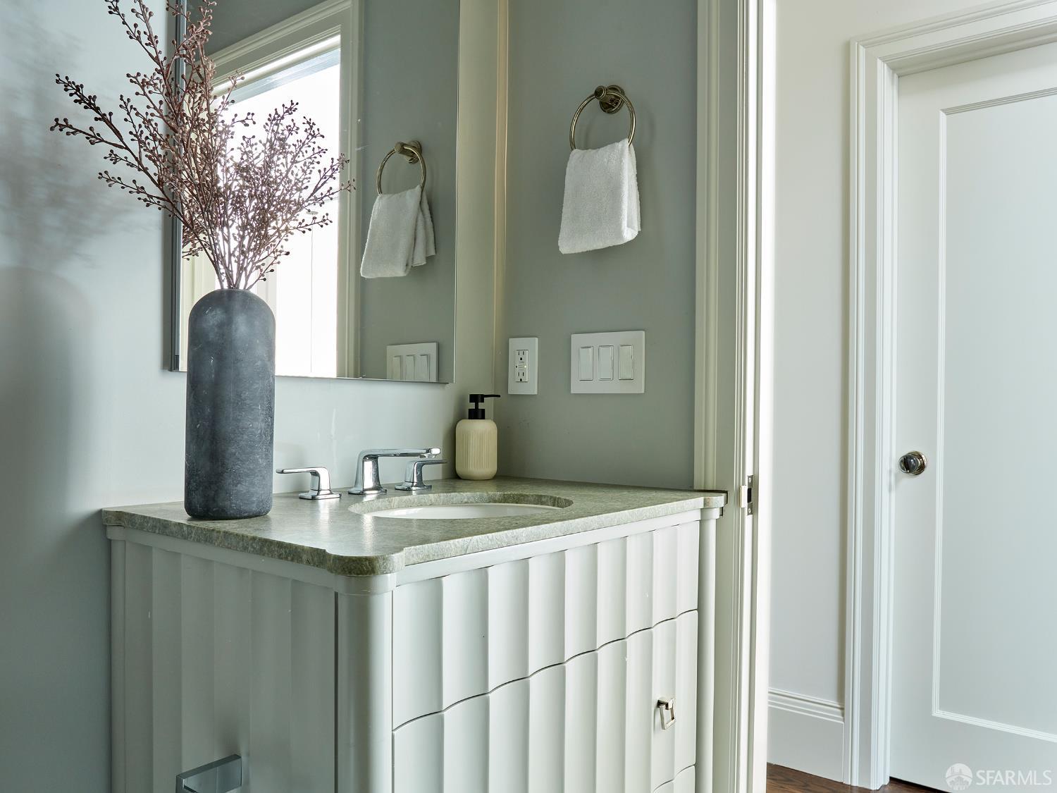 Detail Gallery Image 22 of 28 For 139 Cherry St, San Francisco,  CA 94118 - 3 Beds | 2/1 Baths