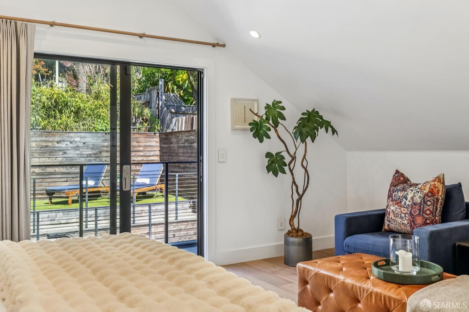 Detail Gallery Image 22 of 33 For 4376 17th St, San Francisco,  CA 94114 - 3 Beds | 3/1 Baths