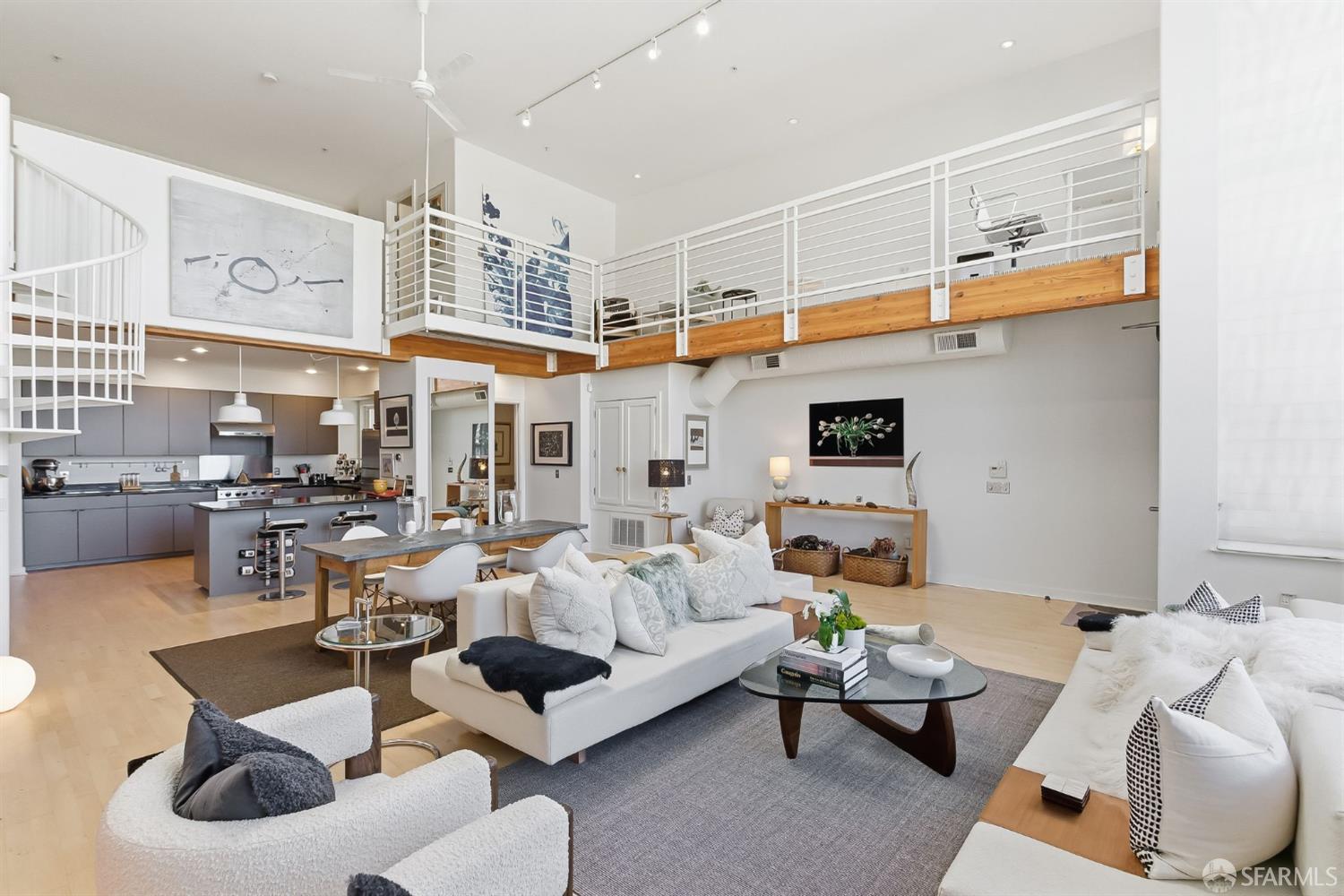 Photo #5: 426110889 Listing: Photo #5