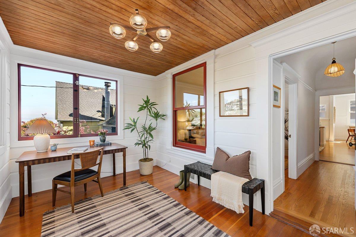 Detail Gallery Image 2 of 34 For 4799 19th St, San Francisco,  CA 94114 - 4 Beds | 1 Baths