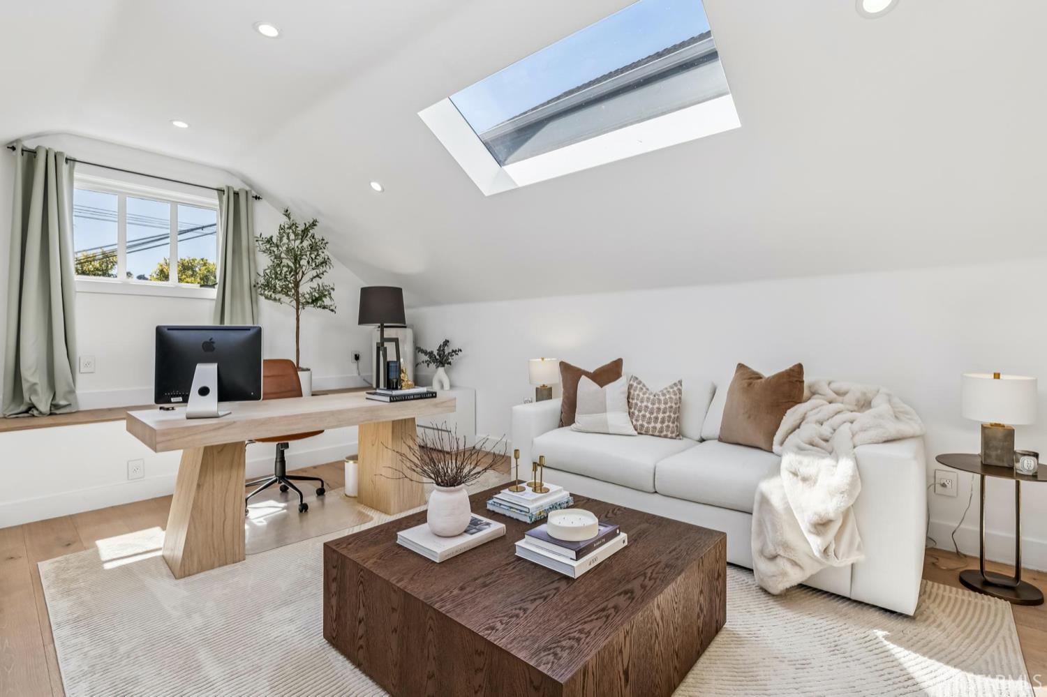 Detail Gallery Image 17 of 33 For 4376 17th St, San Francisco,  CA 94114 - 3 Beds | 3/1 Baths