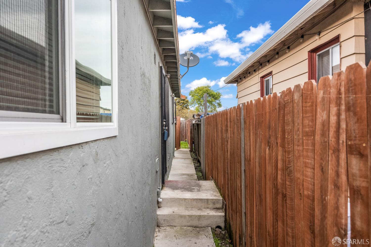 Detail Gallery Image 16 of 21 For 449 Lucas Ave, Richmond,  CA 94801 - 3 Beds | 2 Baths