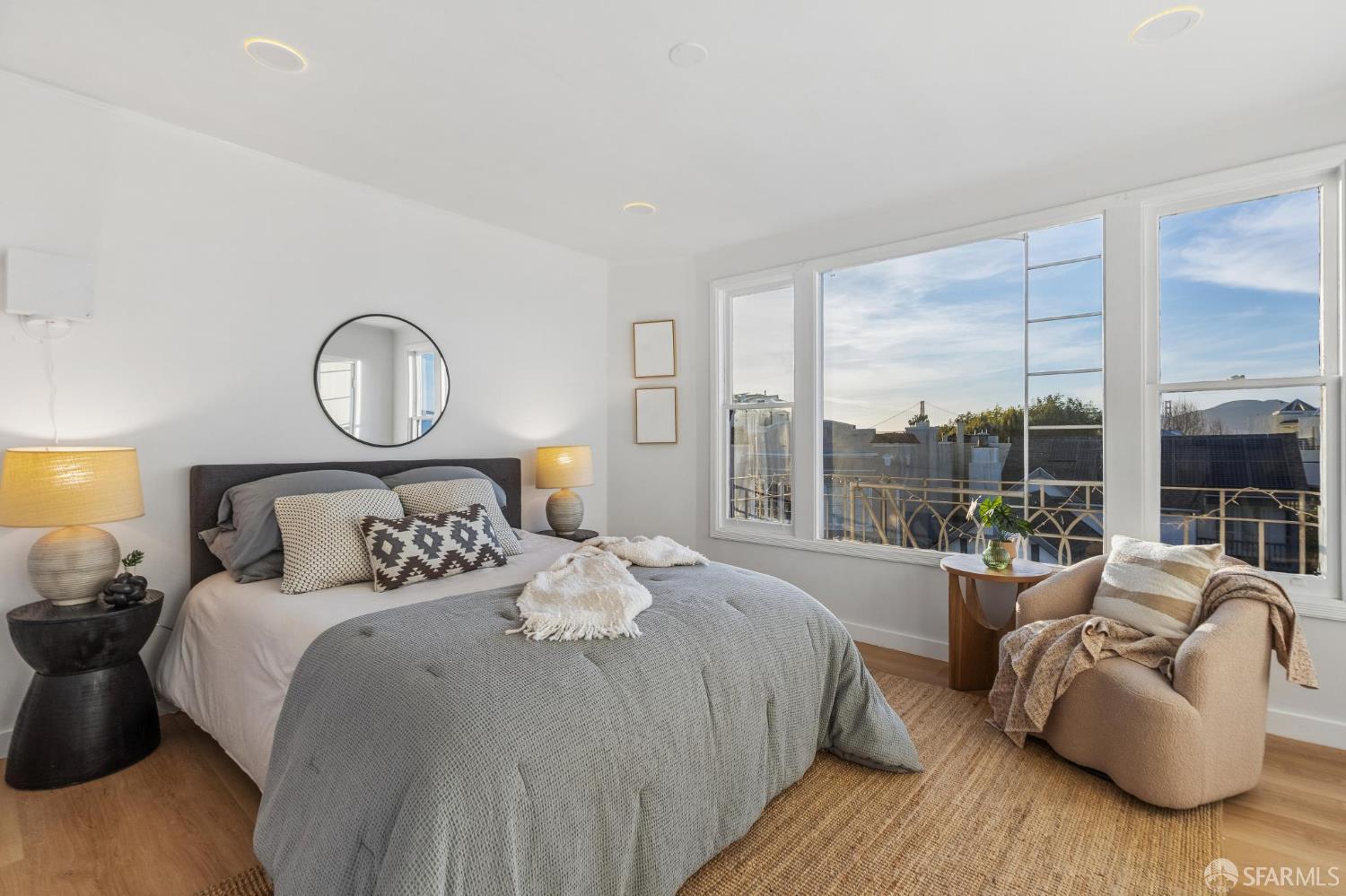 Detail Gallery Image 13 of 27 For 440 Avila St, San Francisco,  CA 94123 - 2 Beds | 1 Baths