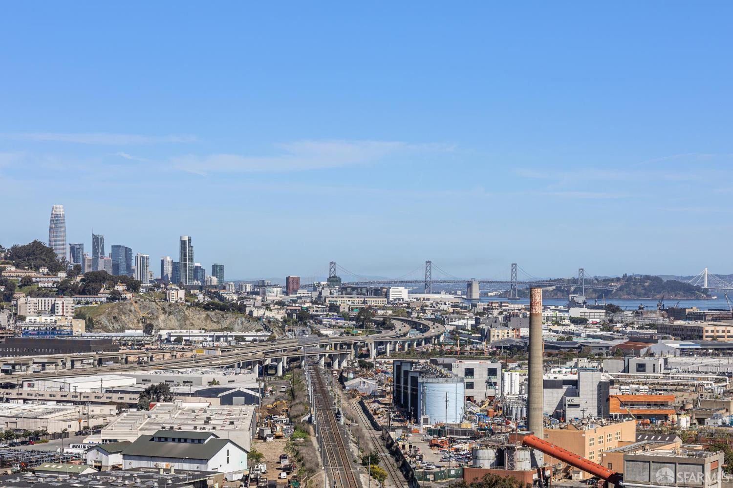 Detail Gallery Image 34 of 42 For 100 Bridgeview Dr, San Francisco,  CA 94124 - 2 Beds | 1 Baths