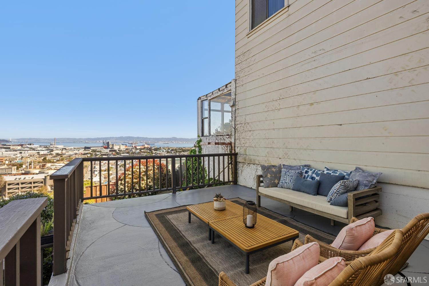 Detail Gallery Image 29 of 42 For 100 Bridgeview Dr, San Francisco,  CA 94124 - 2 Beds | 1 Baths