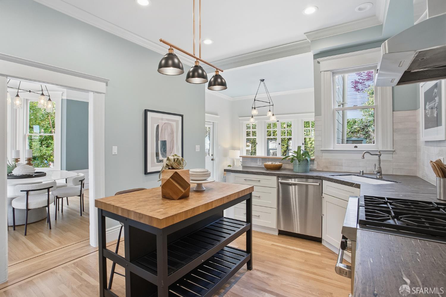 Detail Gallery Image 18 of 64 For 1442 Sanchez St, San Francisco,  CA 94131 - 3 Beds | 3/1 Baths