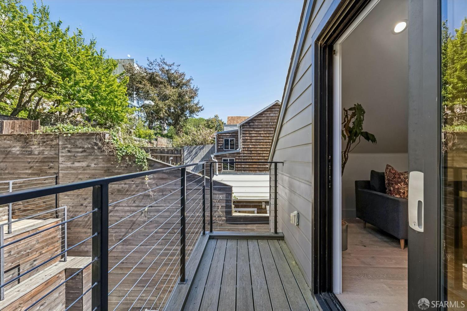 Detail Gallery Image 23 of 33 For 4376 17th St, San Francisco,  CA 94114 - 3 Beds | 3/1 Baths