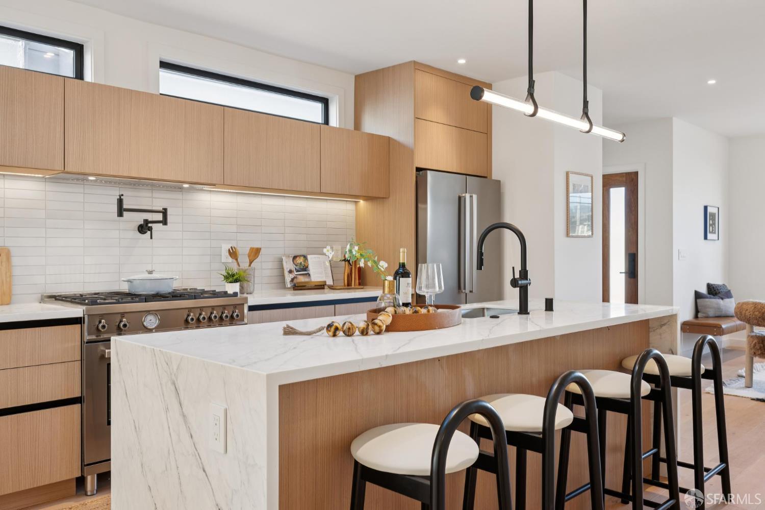 Detail Gallery Image 19 of 90 For 907 Athens St, San Francisco,  CA 94112 - 4 Beds | 4 Baths