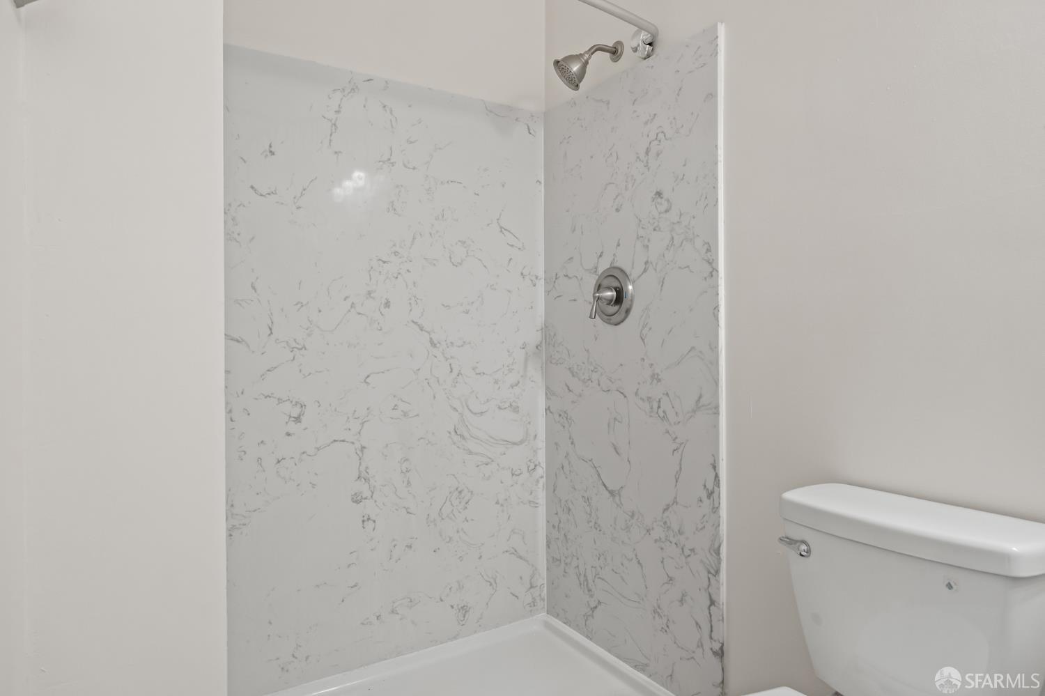 Detail Gallery Image 9 of 21 For 449 Lucas Ave, Richmond,  CA 94801 - 3 Beds | 2 Baths