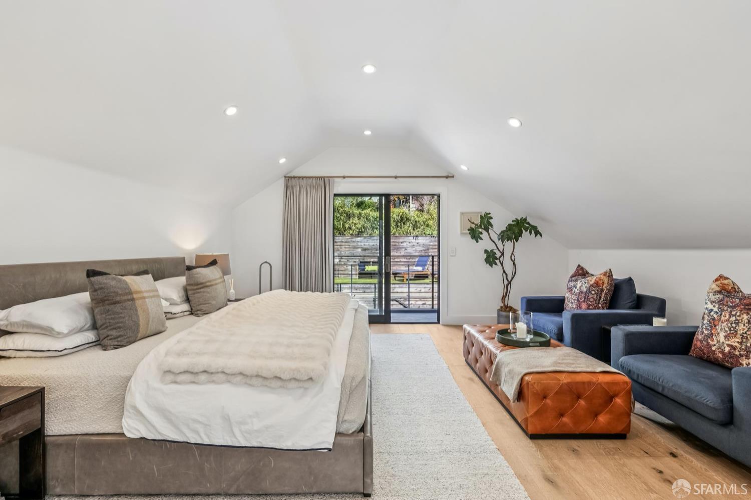 Detail Gallery Image 20 of 33 For 4376 17th St, San Francisco,  CA 94114 - 3 Beds | 3/1 Baths