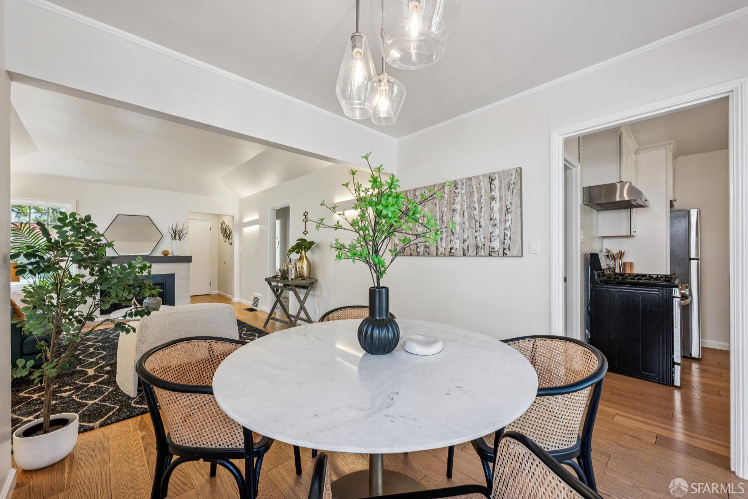 Detail Gallery Image 25 of 67 For 1928 Howard Ave, San Carlos,  CA 94070 - 3 Beds | 2 Baths