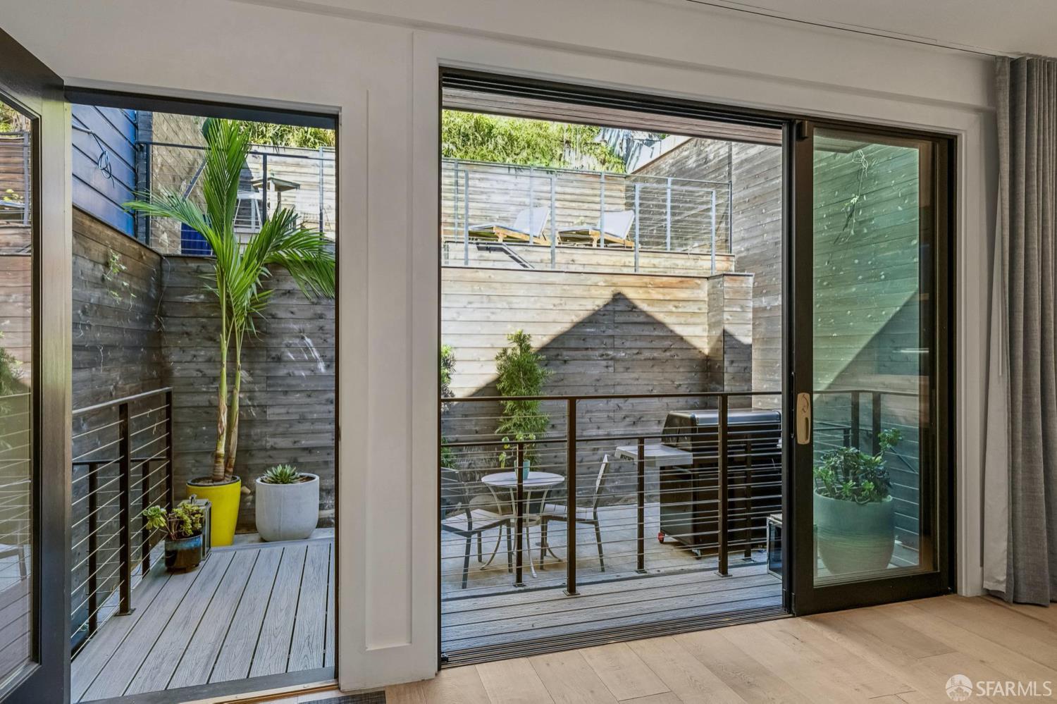 Detail Gallery Image 13 of 33 For 4376 17th St, San Francisco,  CA 94114 - 3 Beds | 3/1 Baths