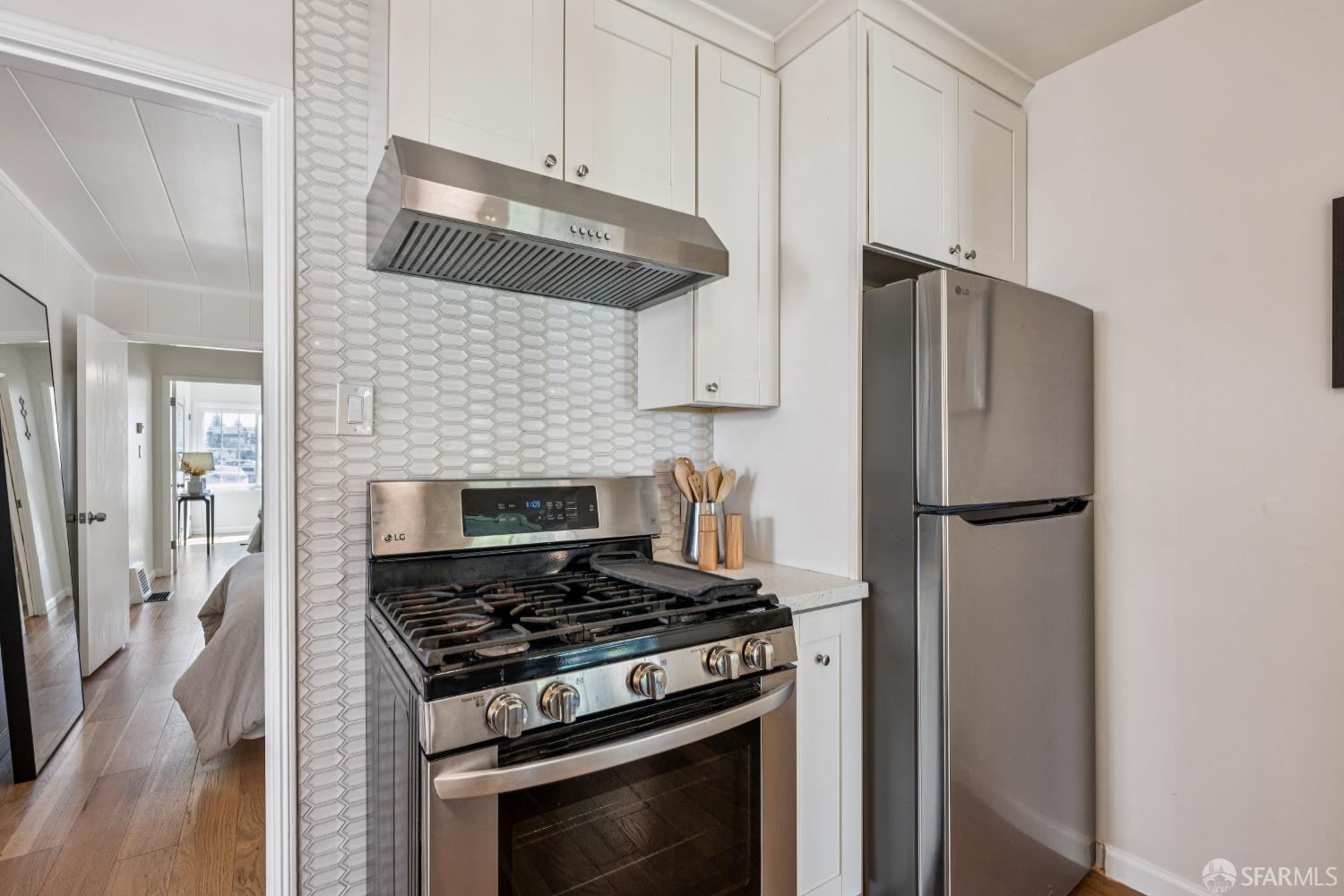 Detail Gallery Image 31 of 67 For 1928 Howard Ave, San Carlos,  CA 94070 - 3 Beds | 2 Baths