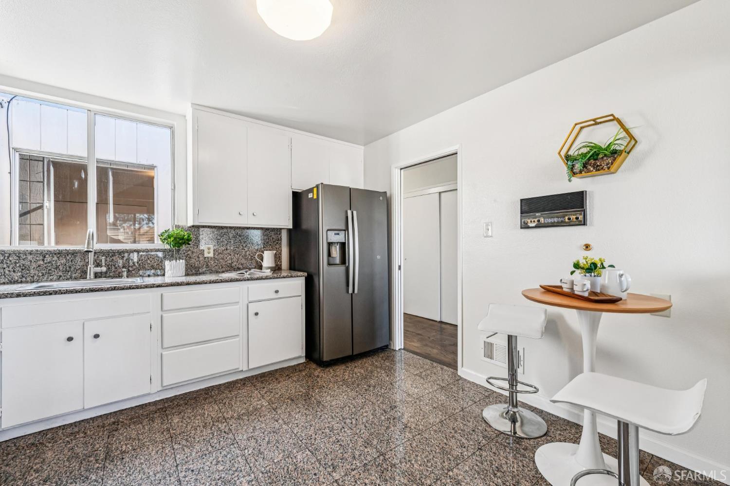 Detail Gallery Image 19 of 53 For 631 Morse St, San Francisco,  CA 94112 - 5 Beds | 3 Baths