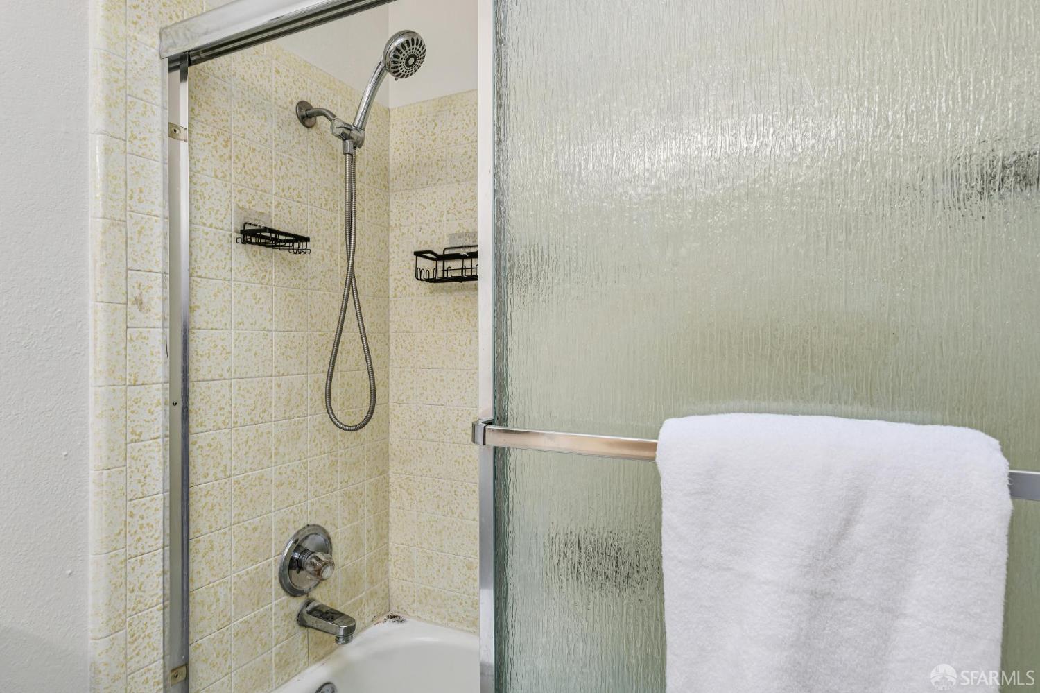 Detail Gallery Image 37 of 53 For 631 Morse St, San Francisco,  CA 94112 - 5 Beds | 3 Baths