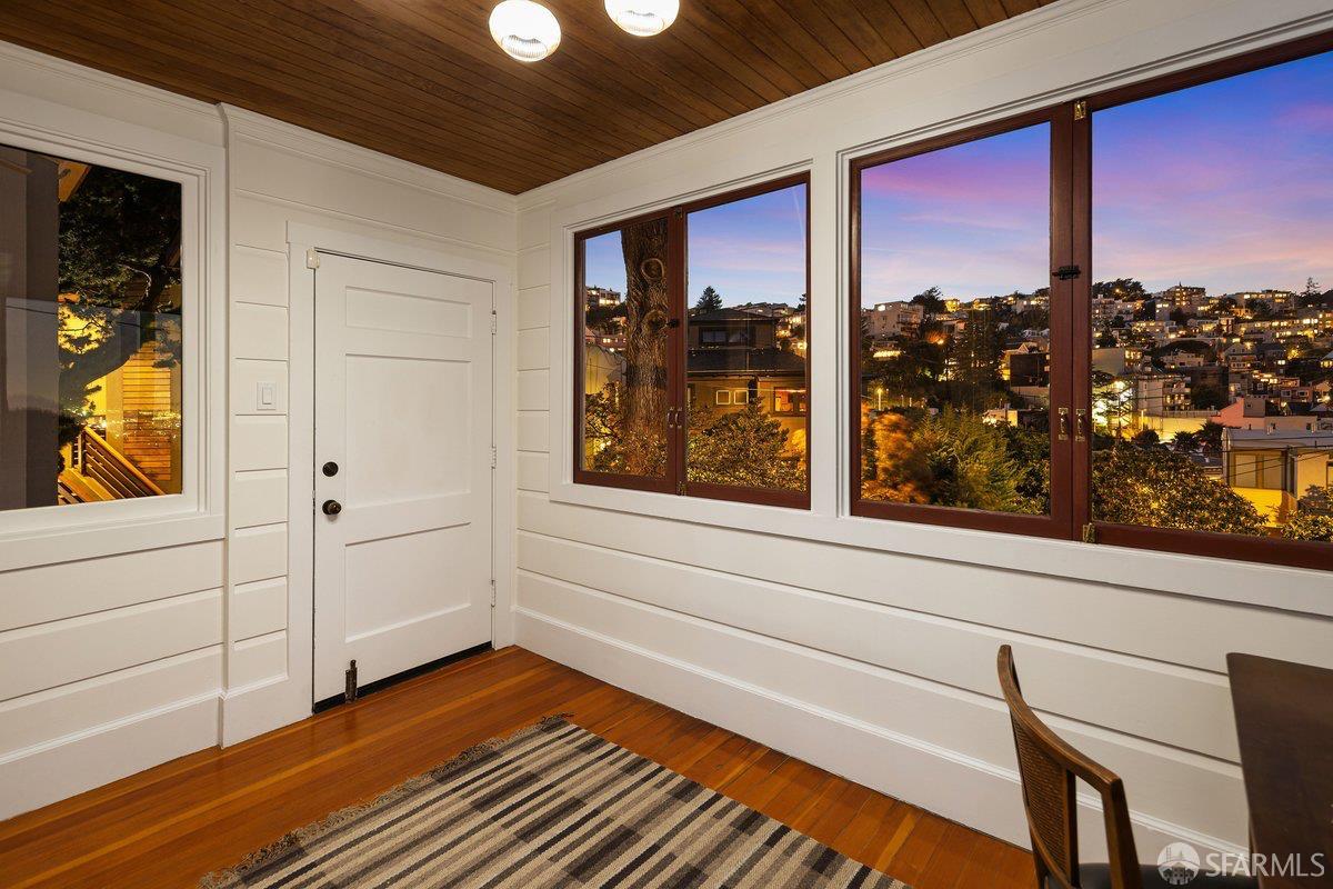 Detail Gallery Image 4 of 34 For 4799 19th St, San Francisco,  CA 94114 - 4 Beds | 1 Baths