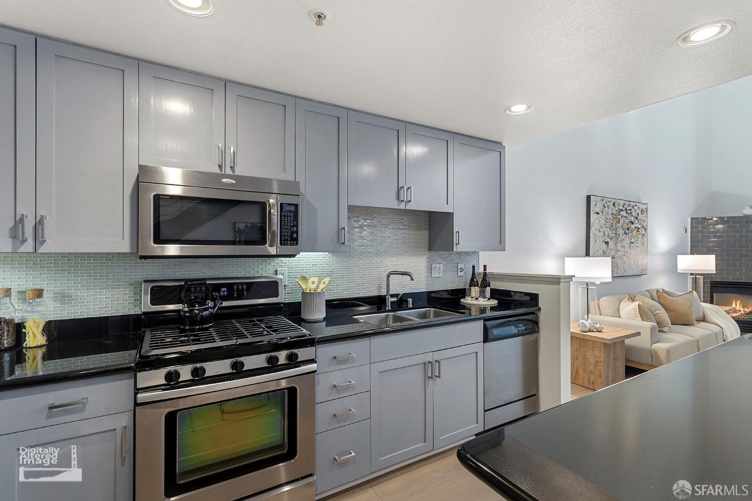 Detail Gallery Image 7 of 23 For 250 Clara St #8,  San Francisco,  CA 94107 - 2 Beds | 2/1 Baths