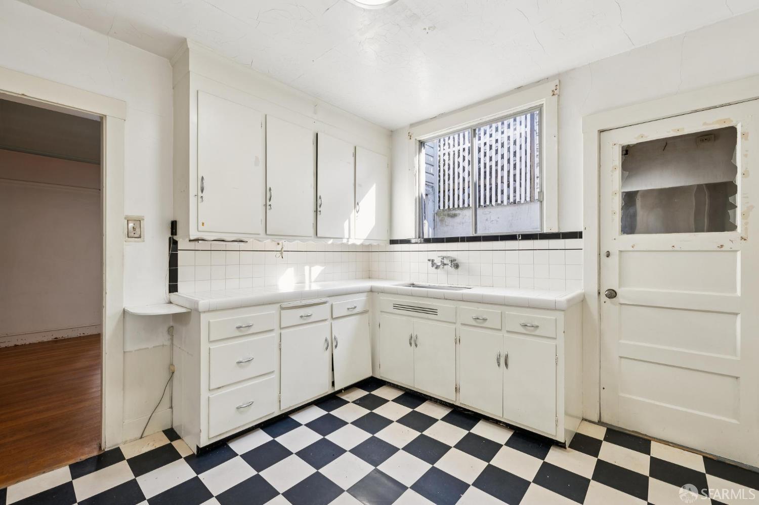 Detail Gallery Image 13 of 28 For 1683 21st Ave, San Francisco,  CA 94122 - 2 Beds | 1 Baths