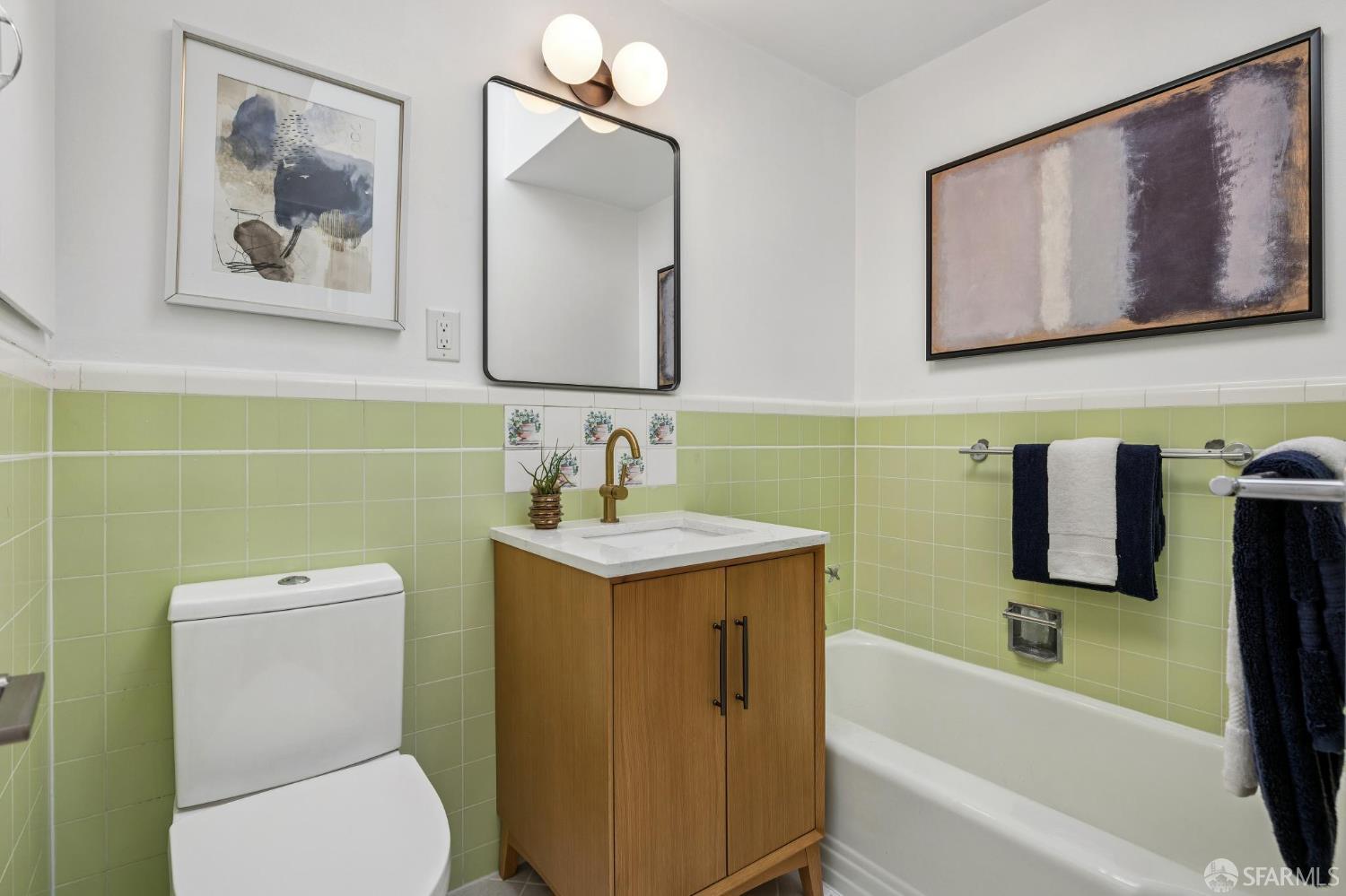 Detail Gallery Image 20 of 42 For 100 Bridgeview Dr, San Francisco,  CA 94124 - 2 Beds | 1 Baths