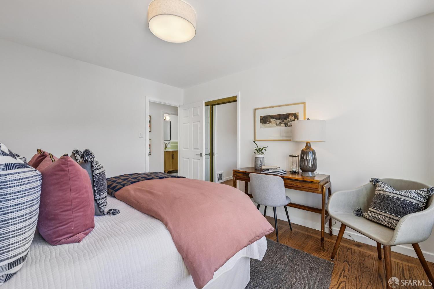 Detail Gallery Image 15 of 42 For 100 Bridgeview Dr, San Francisco,  CA 94124 - 2 Beds | 1 Baths