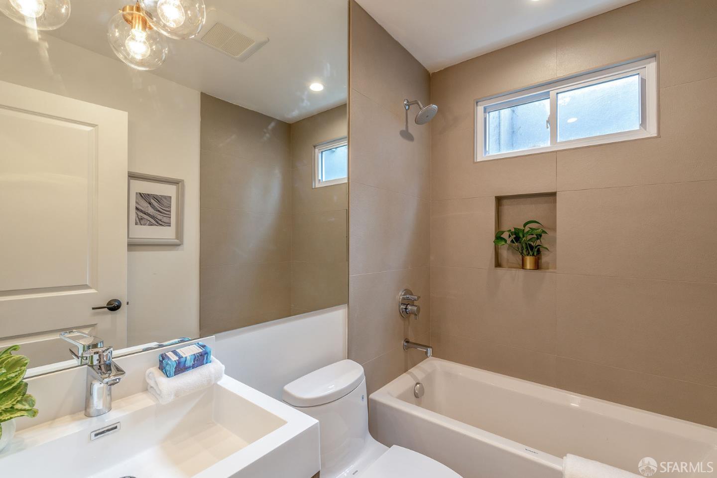 Detail Gallery Image 26 of 33 For 156 Midcrest Way, San Francisco,  CA 94131 - 3 Beds | 2 Baths