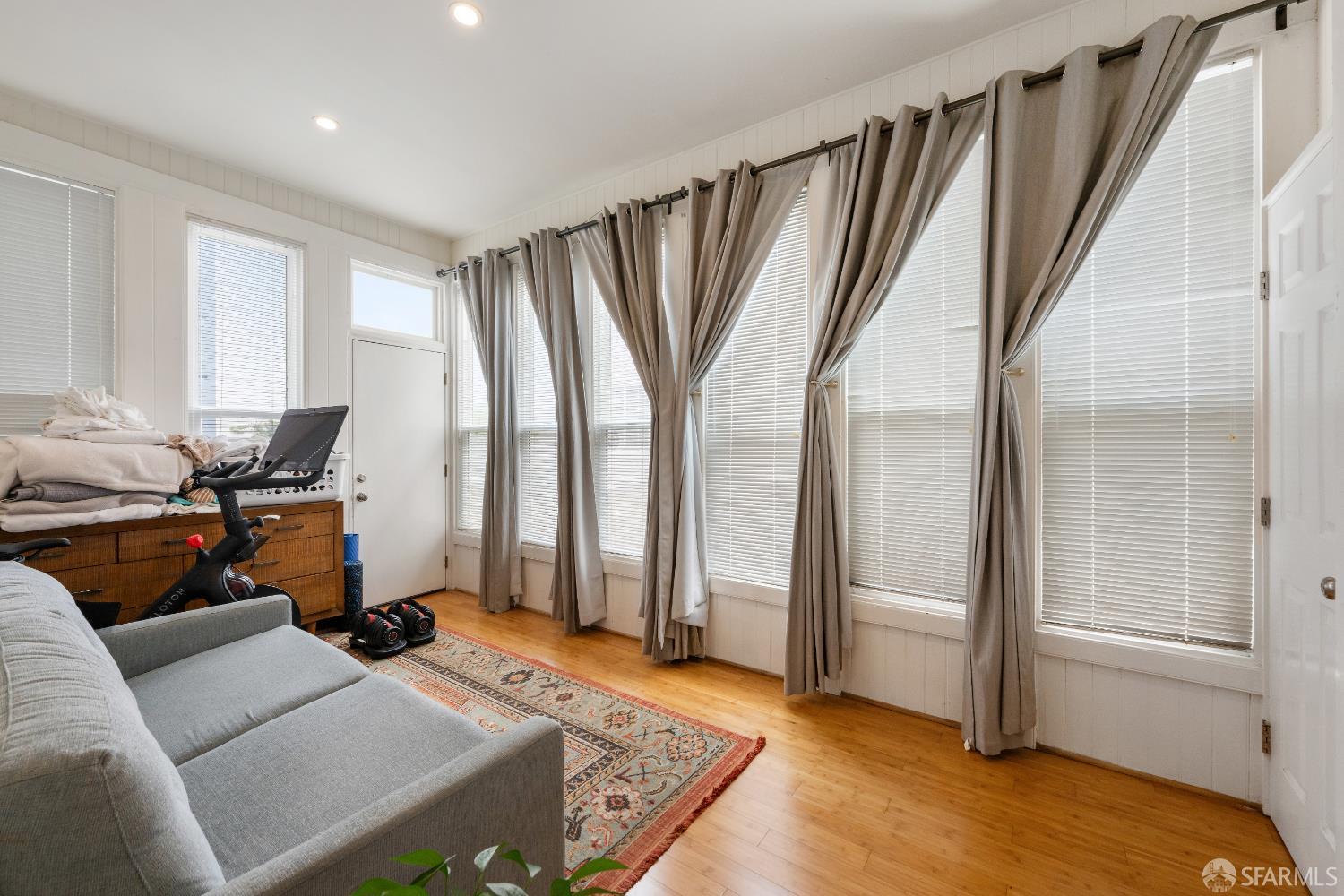 Detail Gallery Image 23 of 42 For 2914 Larkin St, San Francisco,  CA 94109 - – Beds | – Baths